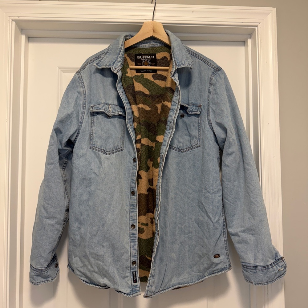 Men’s Buffalo David Bitton Light Wash Denim Jacket with Camo Lining Size L